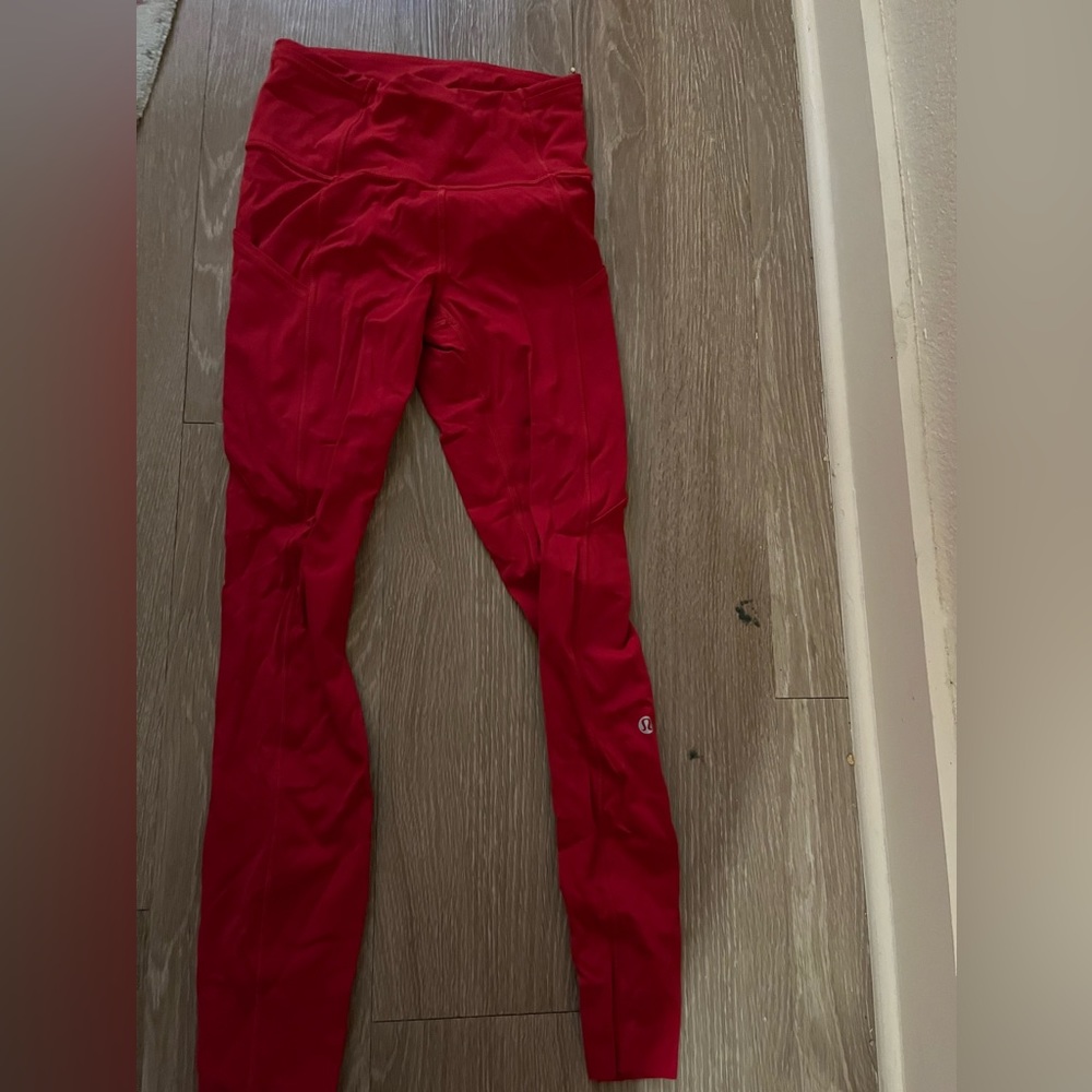 Lulu Fast and Free red 25 inch leggings